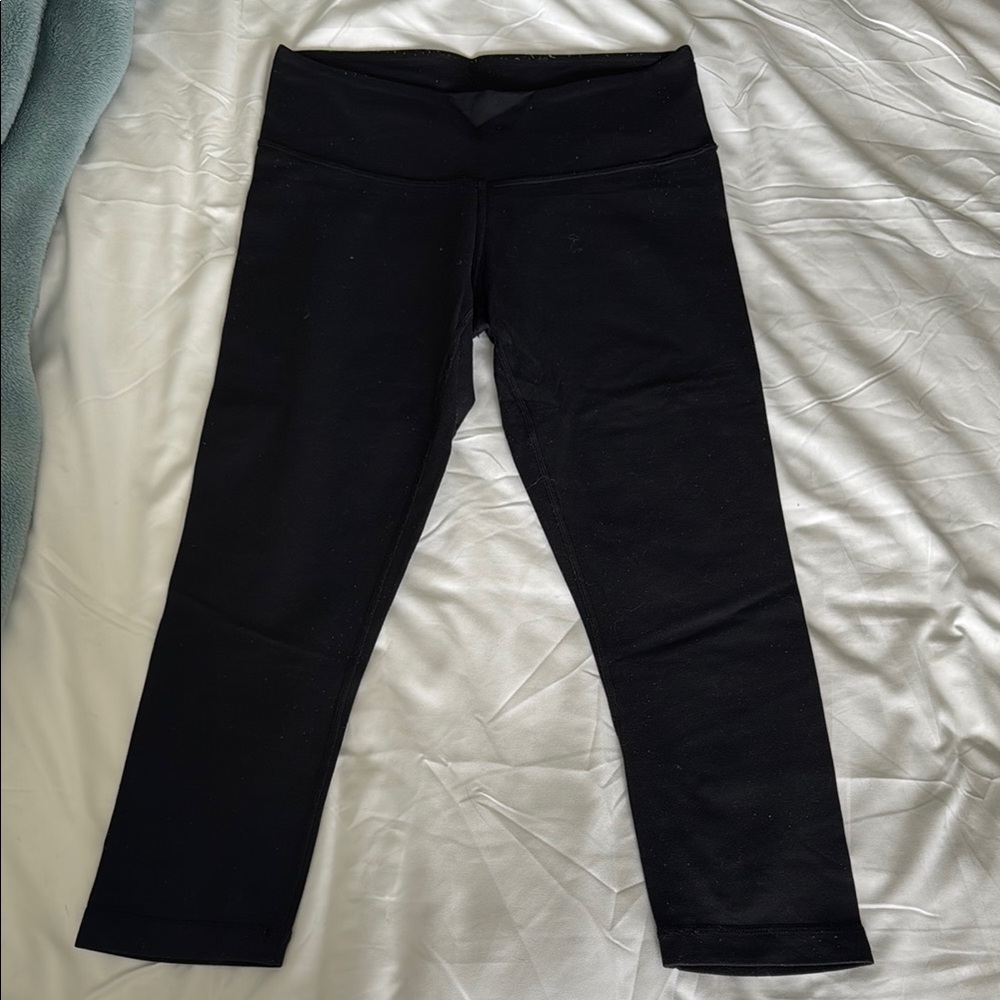 Lululemon Black Leggings Stretchy Activewear Midlength